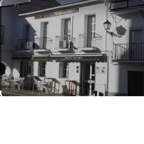 Hostal 2 estrellas -Restaurante Las Tres Encinas