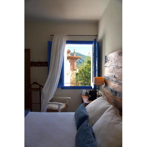 Hostal de la Plaça - Hotel Boutique