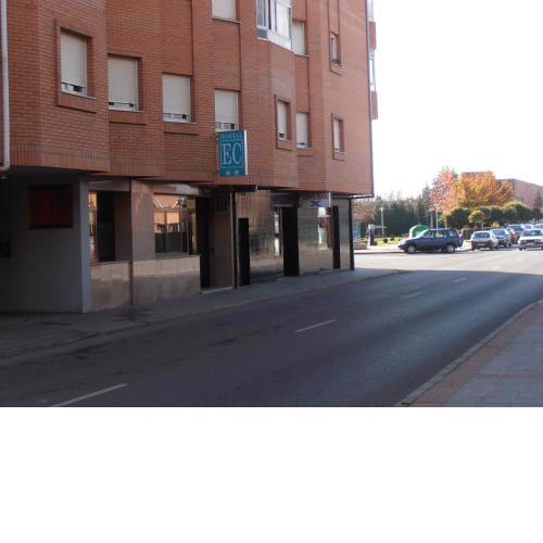 Hostal ** EC León