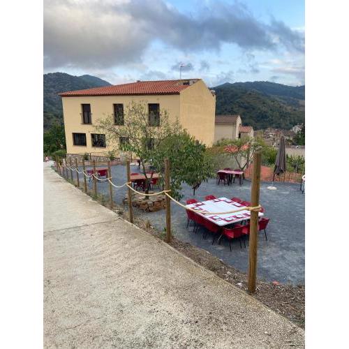 Hostal Restaurant Mussons