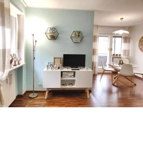 Hostdomus - Blue Sky Apartment