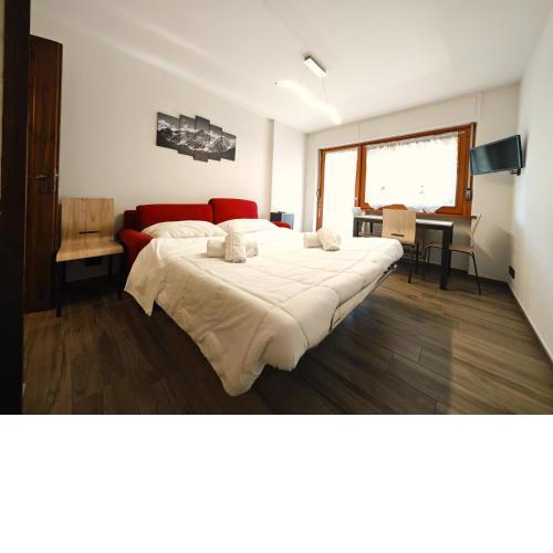 Hostdomus - City Center Apartment