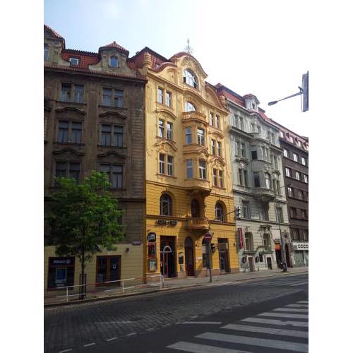 Hostel One Míru