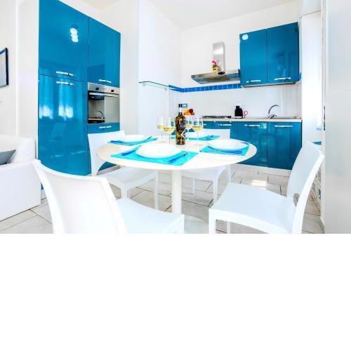 Hostly - Vittoria House - Near the Center with Private Parking