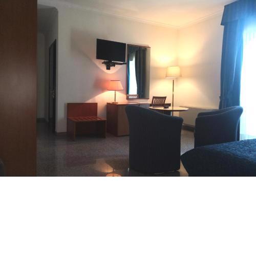Hotel 90