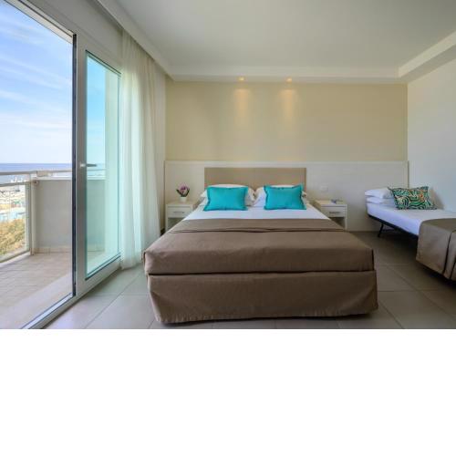 Hotel Augustus- Davanti a noi c'è solo il mare