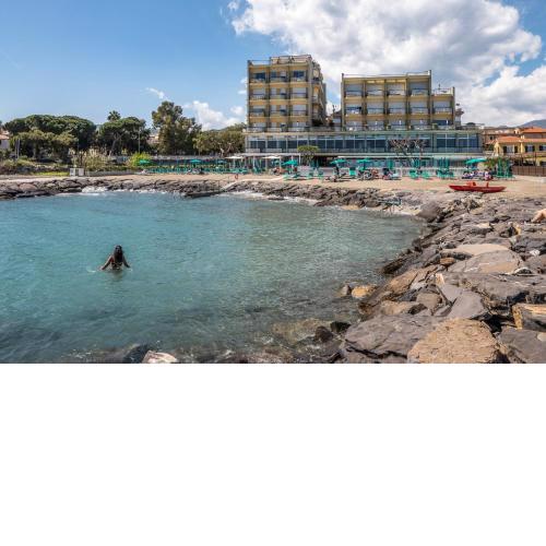 Hotel Bellevue Et Mediterranée