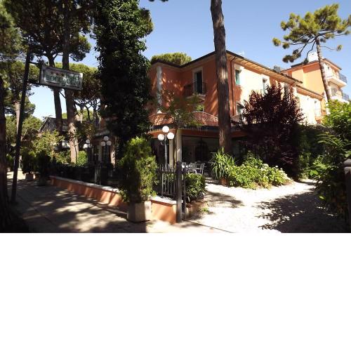 Hotel Boccaccio-free parking-
