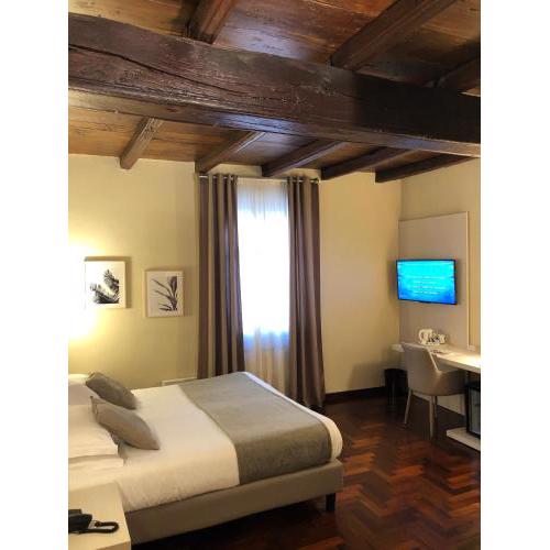 Hotel Boutique Antiche Mura