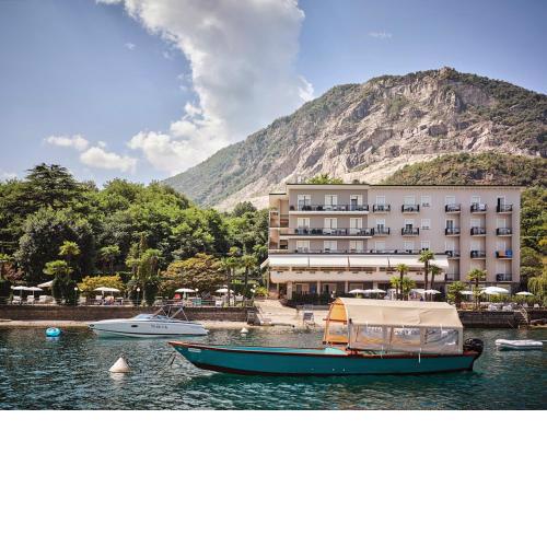Hotel Carillon