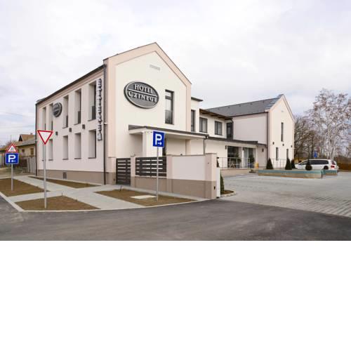 Hotel Czinege & Étterem