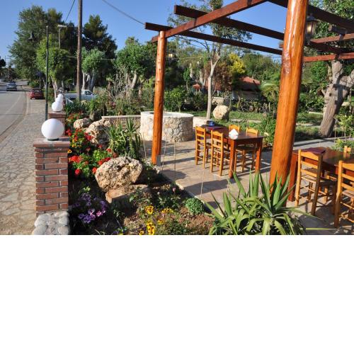 Hotel Dougas