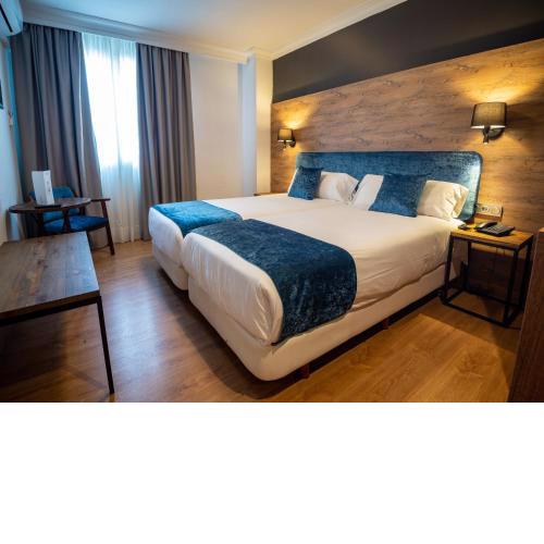 Hotel Familia Conde