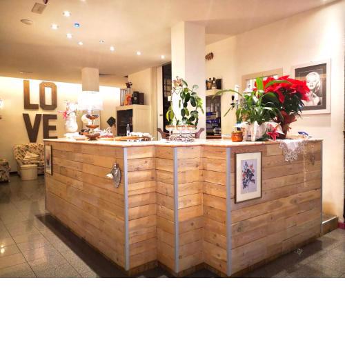 Hotel Garisenda B&B - in Centro a Riccione -