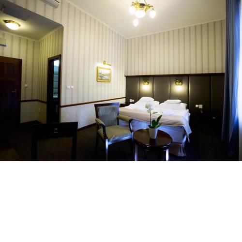 Hotel Golden Eagle