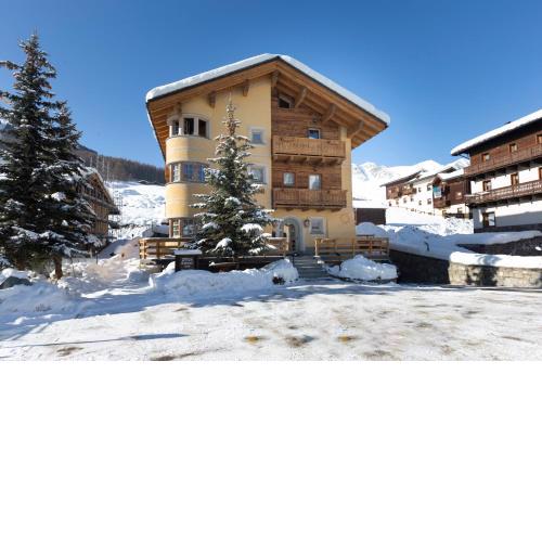 Hotel "La Suisse"