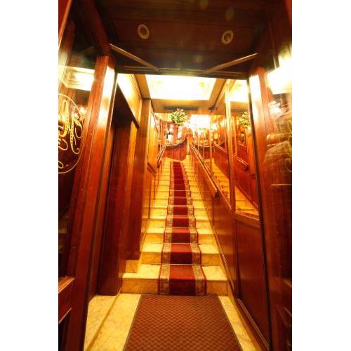 Hotel Lux