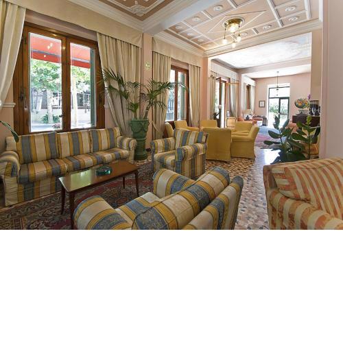 Hotel Maestoso