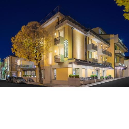 Hotel Montebello