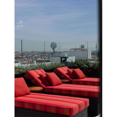 Hotel Montera Madrid, Curio Collection By Hilton