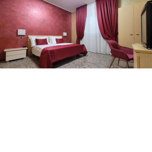 HOTEL PARADISO
