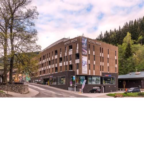 HOTEL PECR WELL