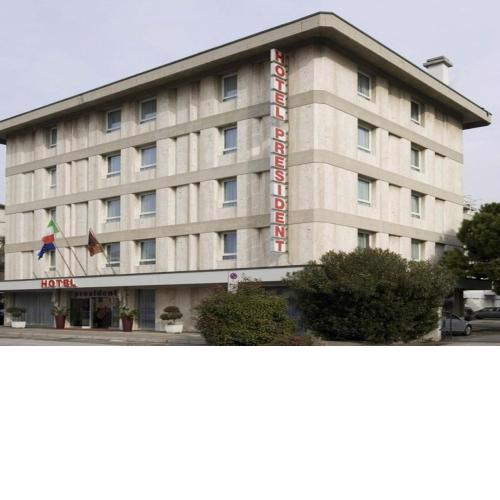 Hotel President
