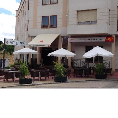 Hotel Puente Romano