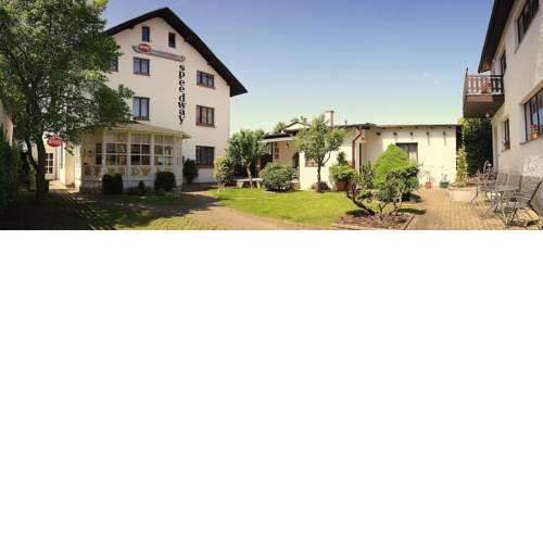 Hotel Speedway