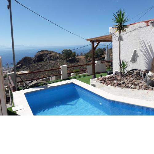 House Dani with swimming pool see view and garden