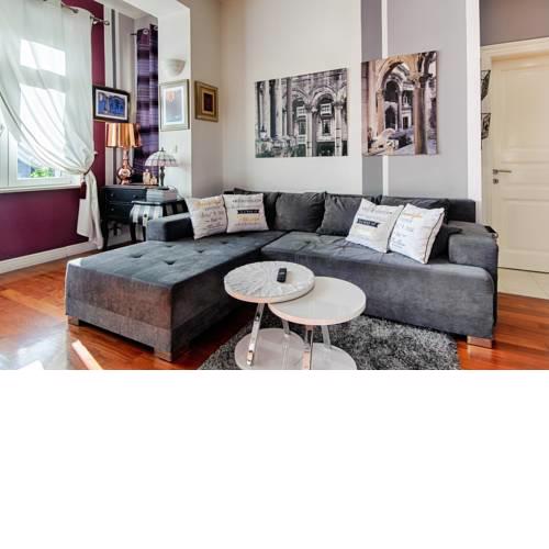 House DelMarco