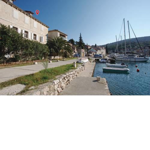 House in beautiful bay of Bobovisca only 10 m from the sea!