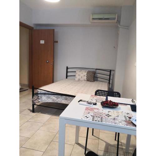 House in the center of Piraeus next to the port and the metro!!