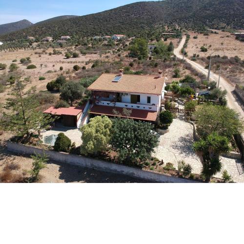 House in the most southern point of the island, completely fenced super price.