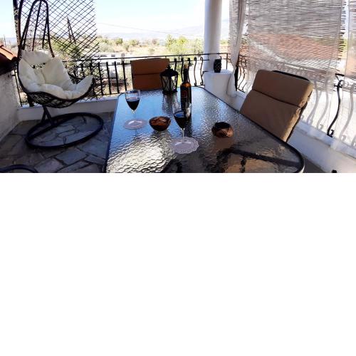 House Loft by Kiki's Villa