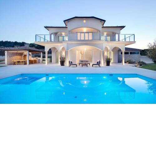 House Luxury sea view