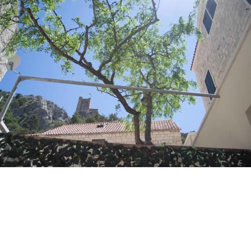House Nataniel in Omiš near sea