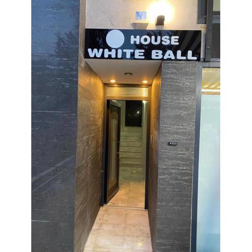 House WHITE BALL