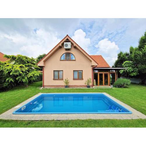 House with 3 bedrooms and pool