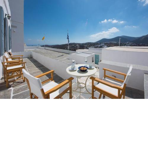 House with a view in Petali