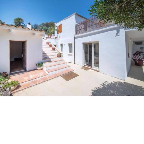 House with garden (two houses)close by the sea