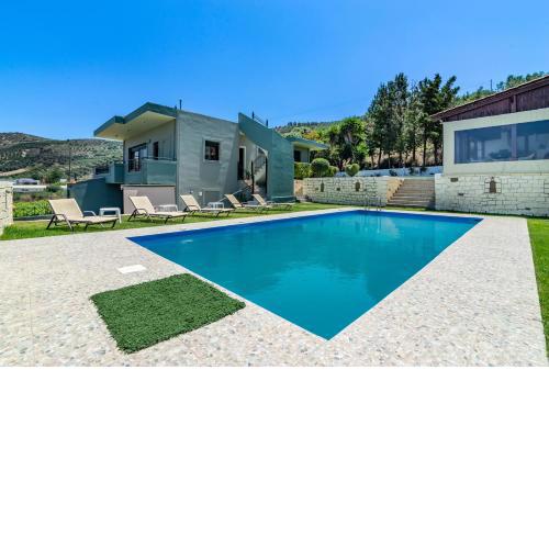 House with Pool & Garden for Families & Friends 1