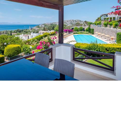 House with Sea View and Shared Pool in Bodrum