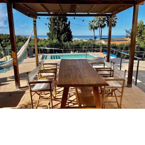 House with swimming pool and amazing sea and mountain views in Montgó, Denia