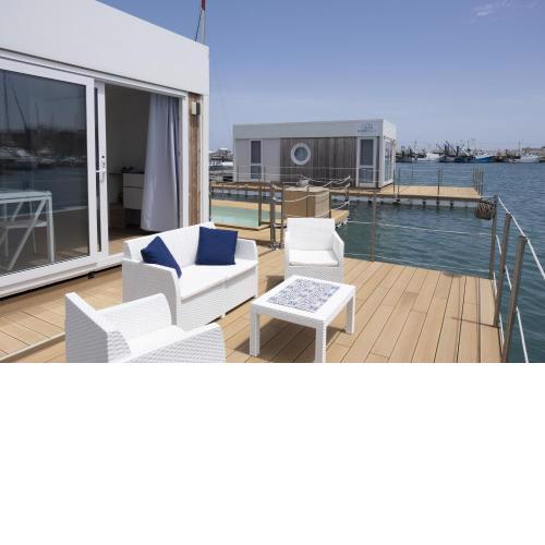 Houseboat Floatart Experience Bisceglie