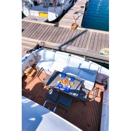 HouseBoat Isurus Quinto