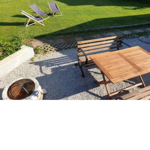 Huge BBQ Garden, Spacious Flat, AC, Free Parking 1
