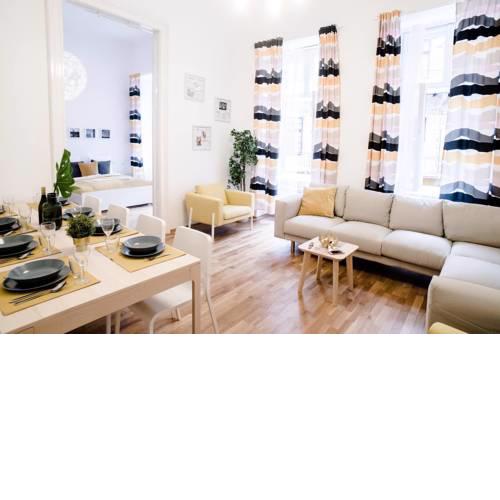 Huge, central apartment for 8 people