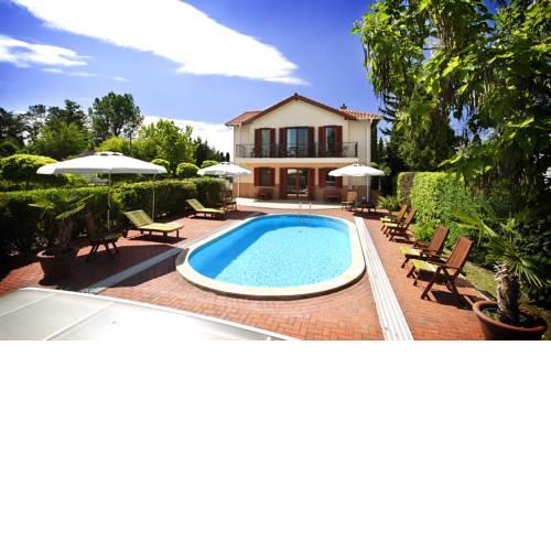 Hullám Villa B&B