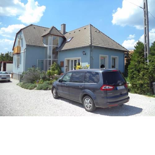 Hullay Apartman
